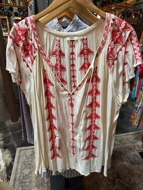 Dylan Oversized Embroidered Boho Top Size L Cream Red Peasant Blouse